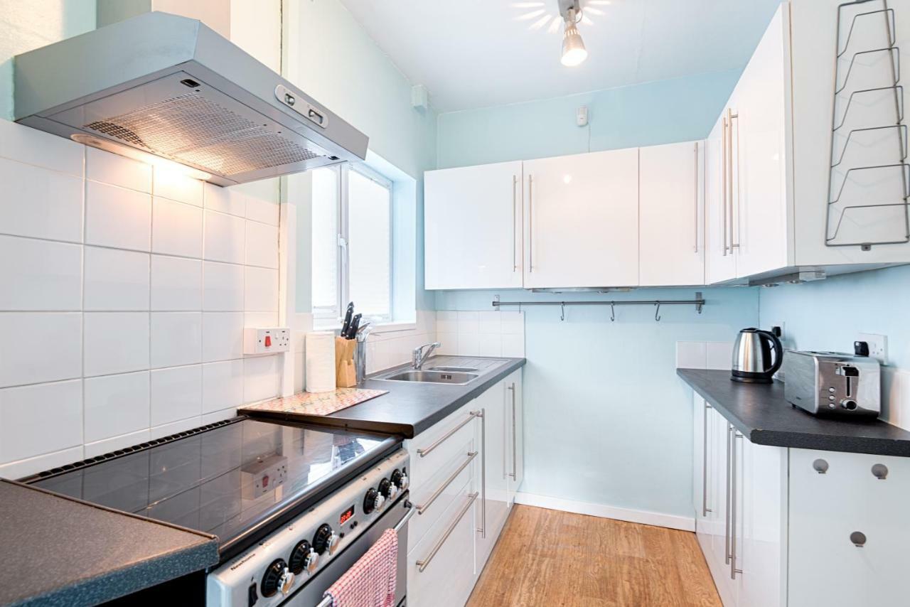 Off Road Parking, Garden, Tv In Every Room Swansea Esterno foto