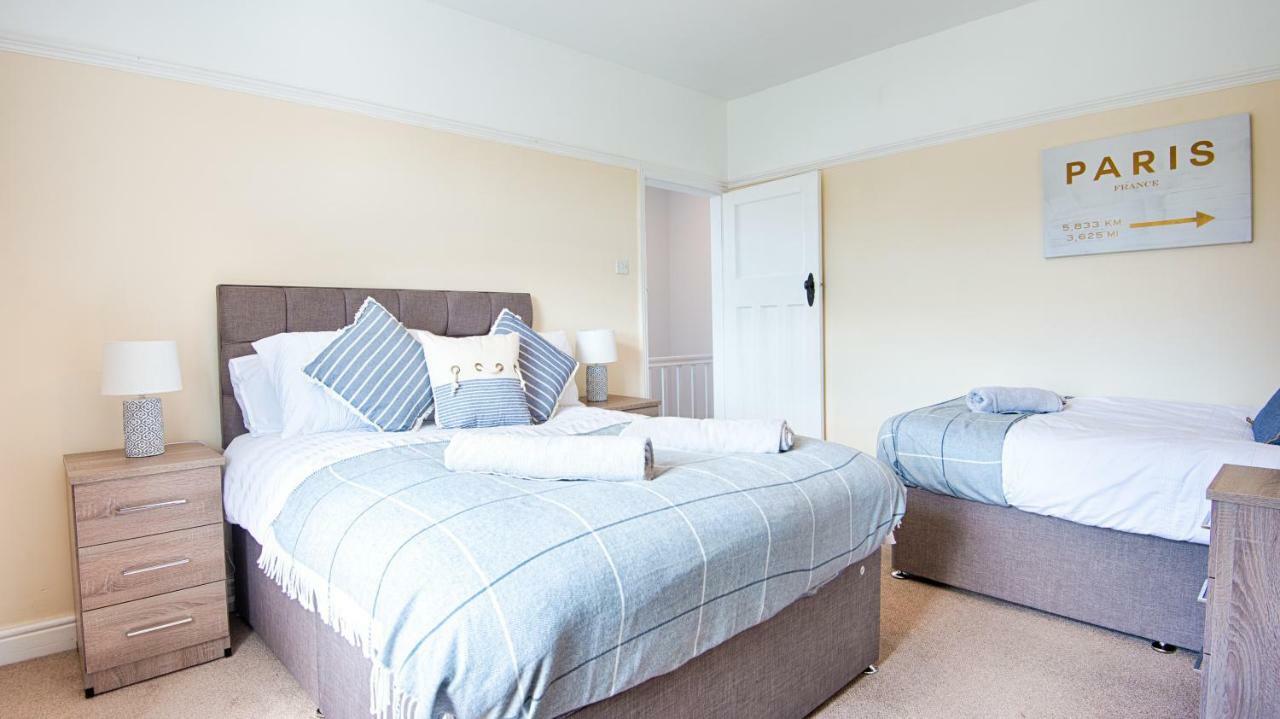 Off Road Parking, Garden, Tv In Every Room Swansea Esterno foto