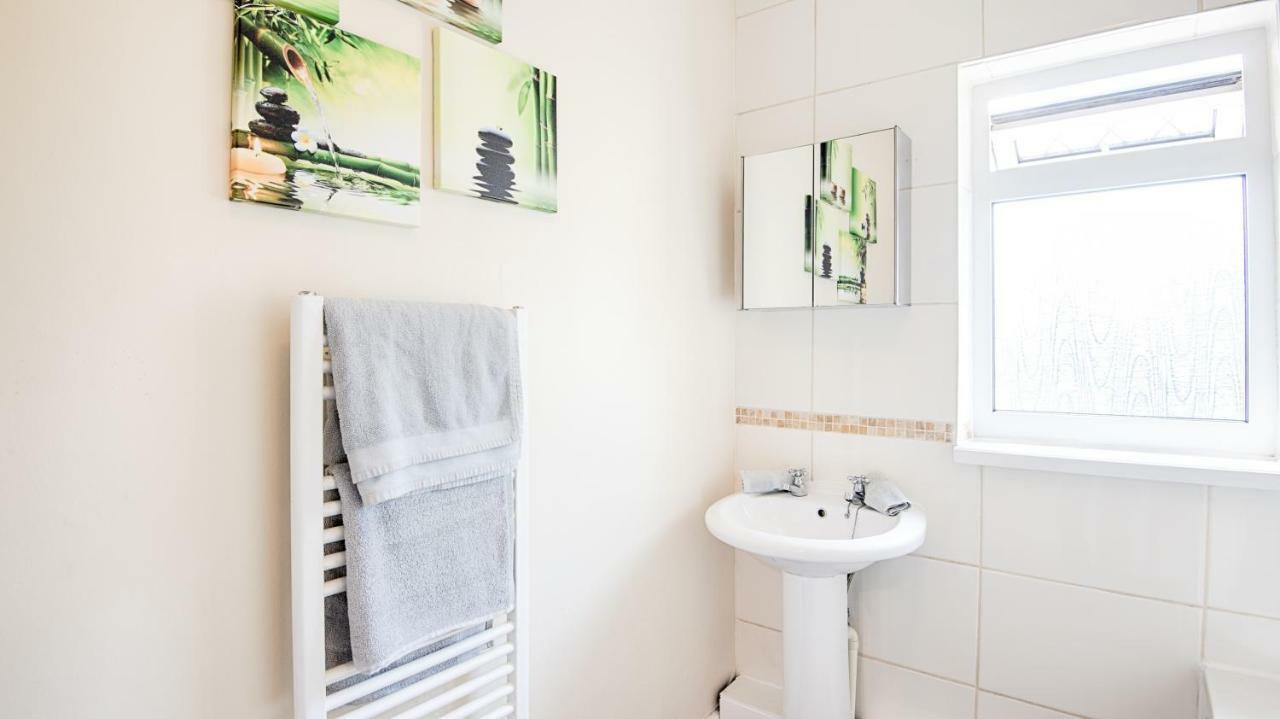 Off Road Parking, Garden, Tv In Every Room Swansea Esterno foto