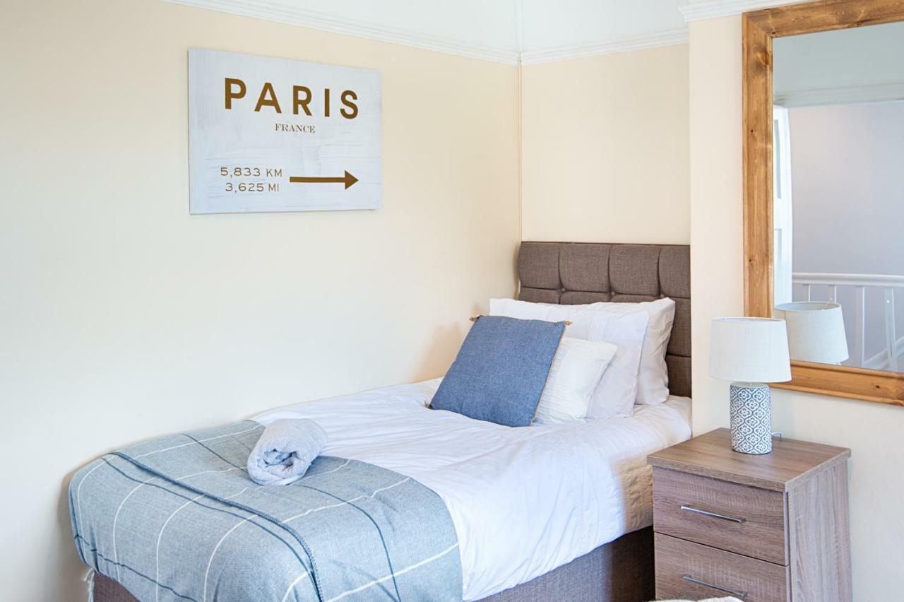 Off Road Parking, Garden, Tv In Every Room Swansea Esterno foto