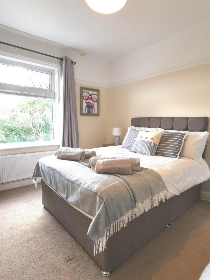 Off Road Parking, Garden, Tv In Every Room Swansea Esterno foto