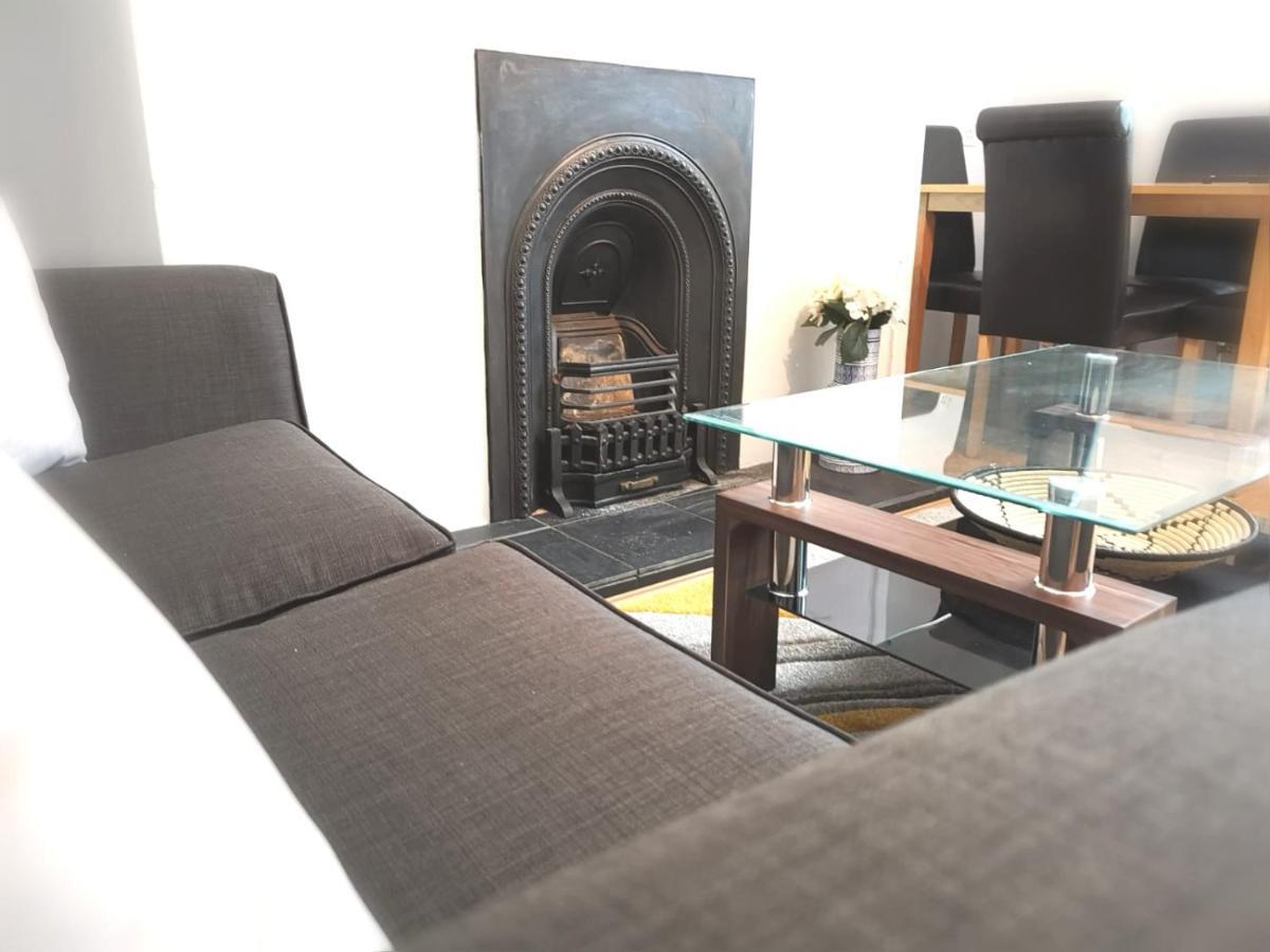 Off Road Parking, Garden, Tv In Every Room Swansea Esterno foto